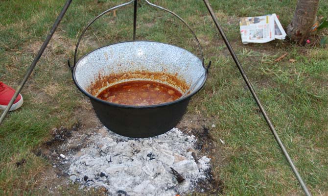 Bográcsfőző versenyt tartottak a Lugas vendéglőben 2016. augusztus 13. képek